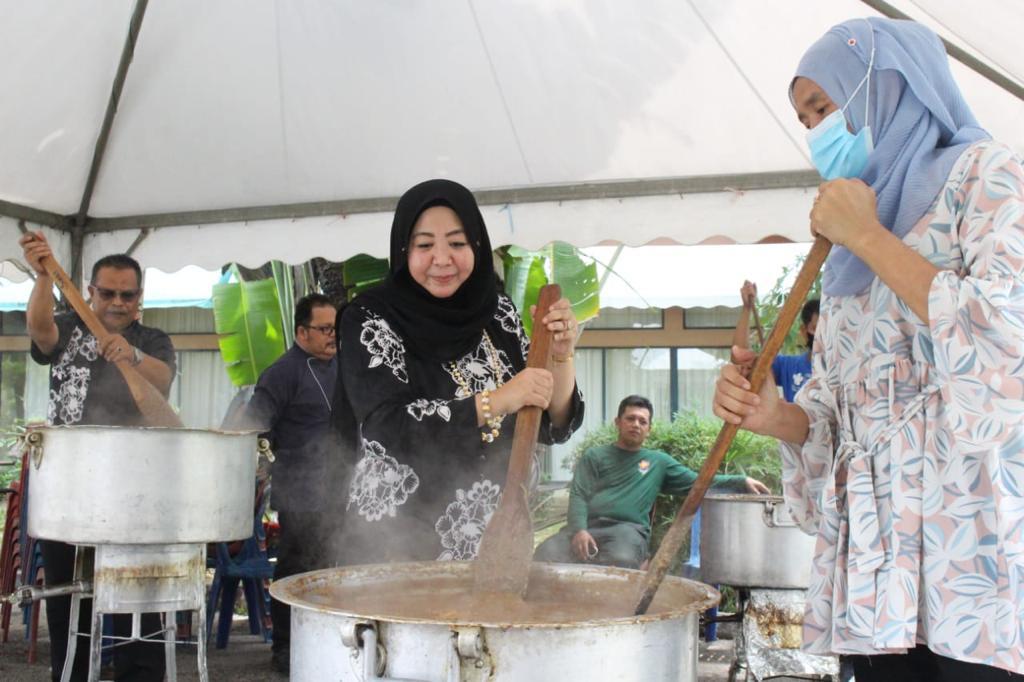 Kacau 'Bubur Sugha' Tradisi Wajib Hotel Primula